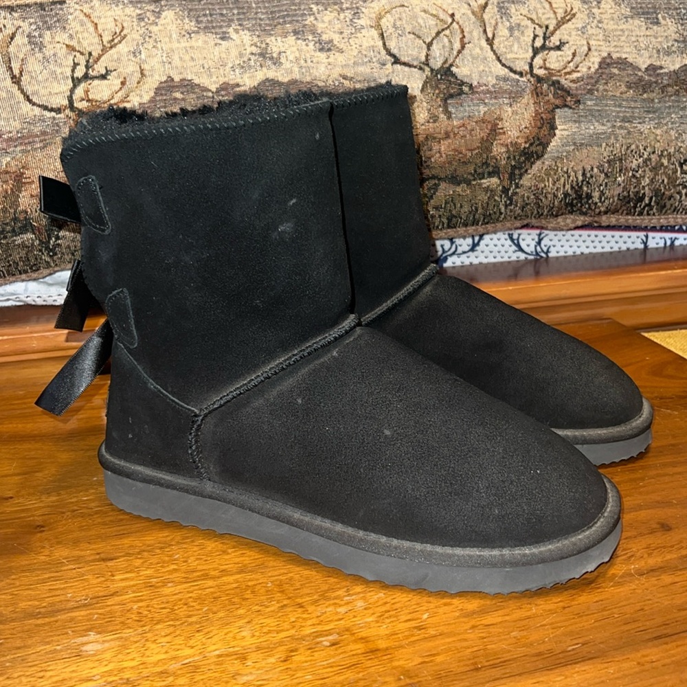 Women’s size 42 boots size 11 I believe